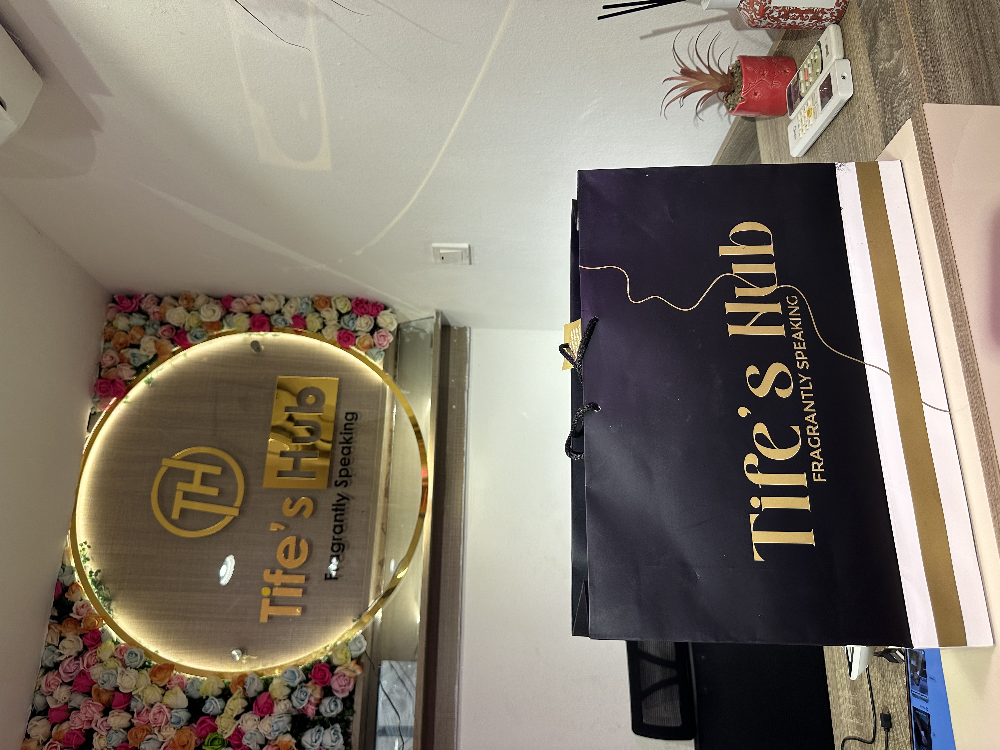 Tifes Hub Perfumes media-libraryqf4olc1su2oncuidY6w