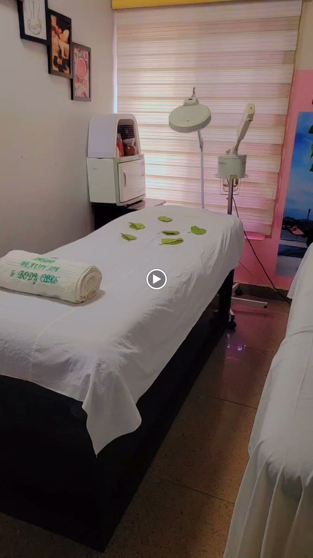 Treatment room at Shosho Beauty Spa in Utako with a prepared massage bed