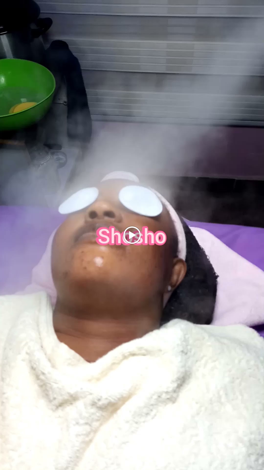 Facial steam with eye pads