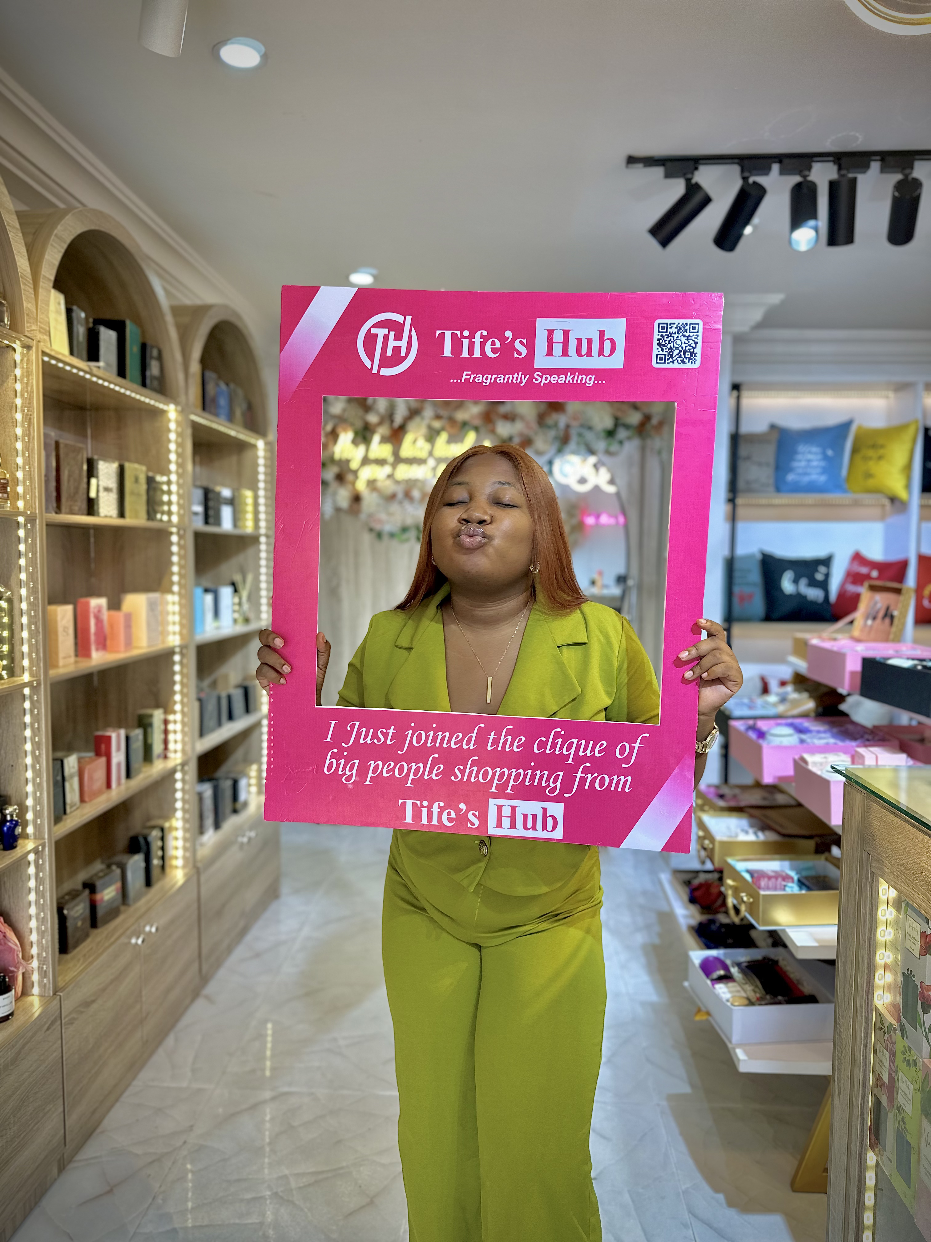 Tifes Hub Perfumes media-library2ih4ltqd73pa3MaEbXw